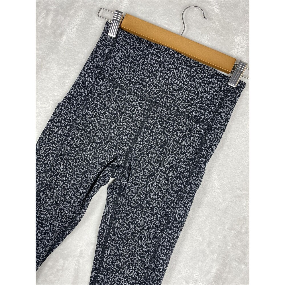 Athleta Women's XSmall Black Ultimate Stash Pocket‎ Textured 7/8 Tight Leggings
